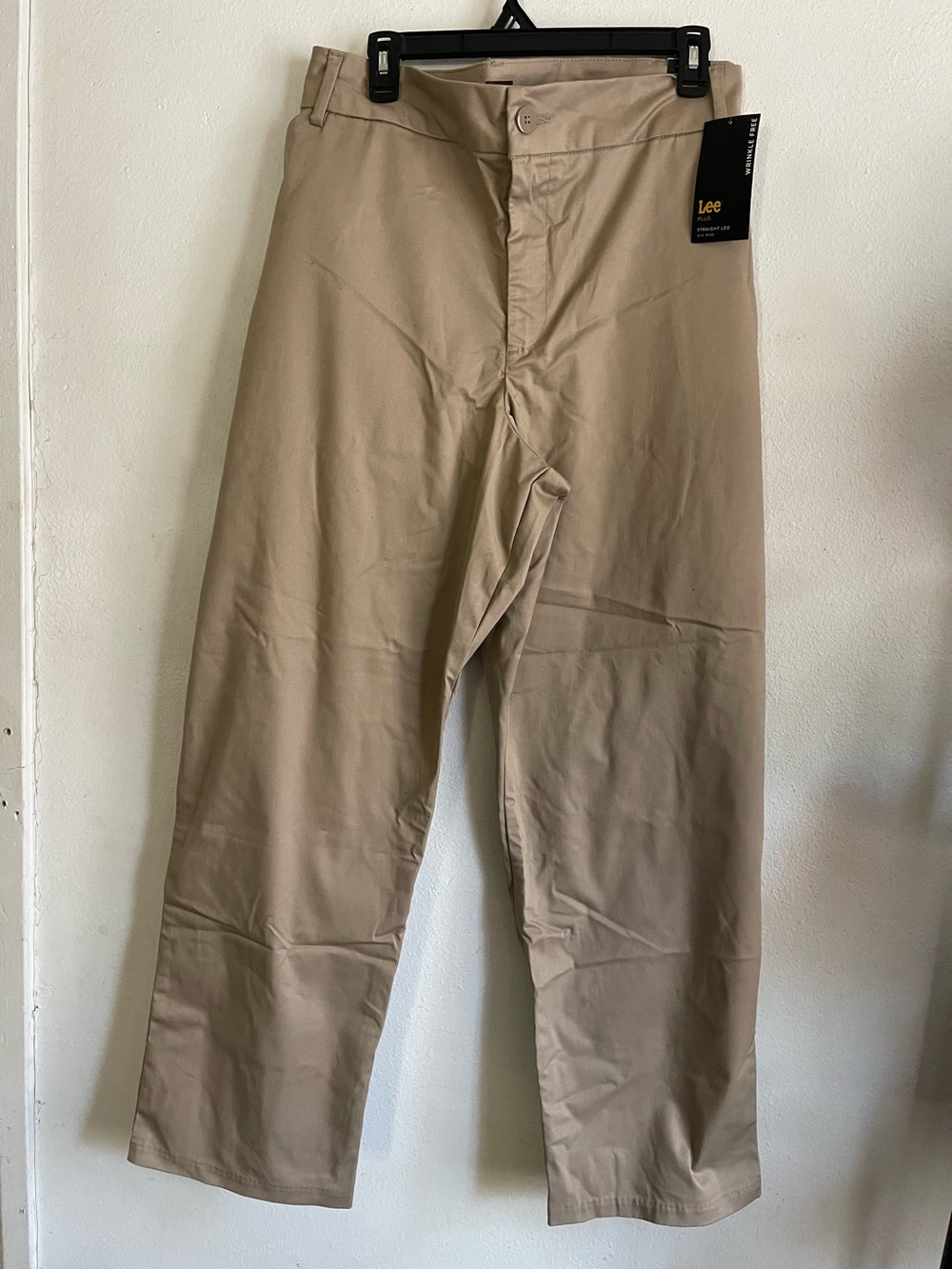 Lee Men's Straight-Leg Khaki Chinos